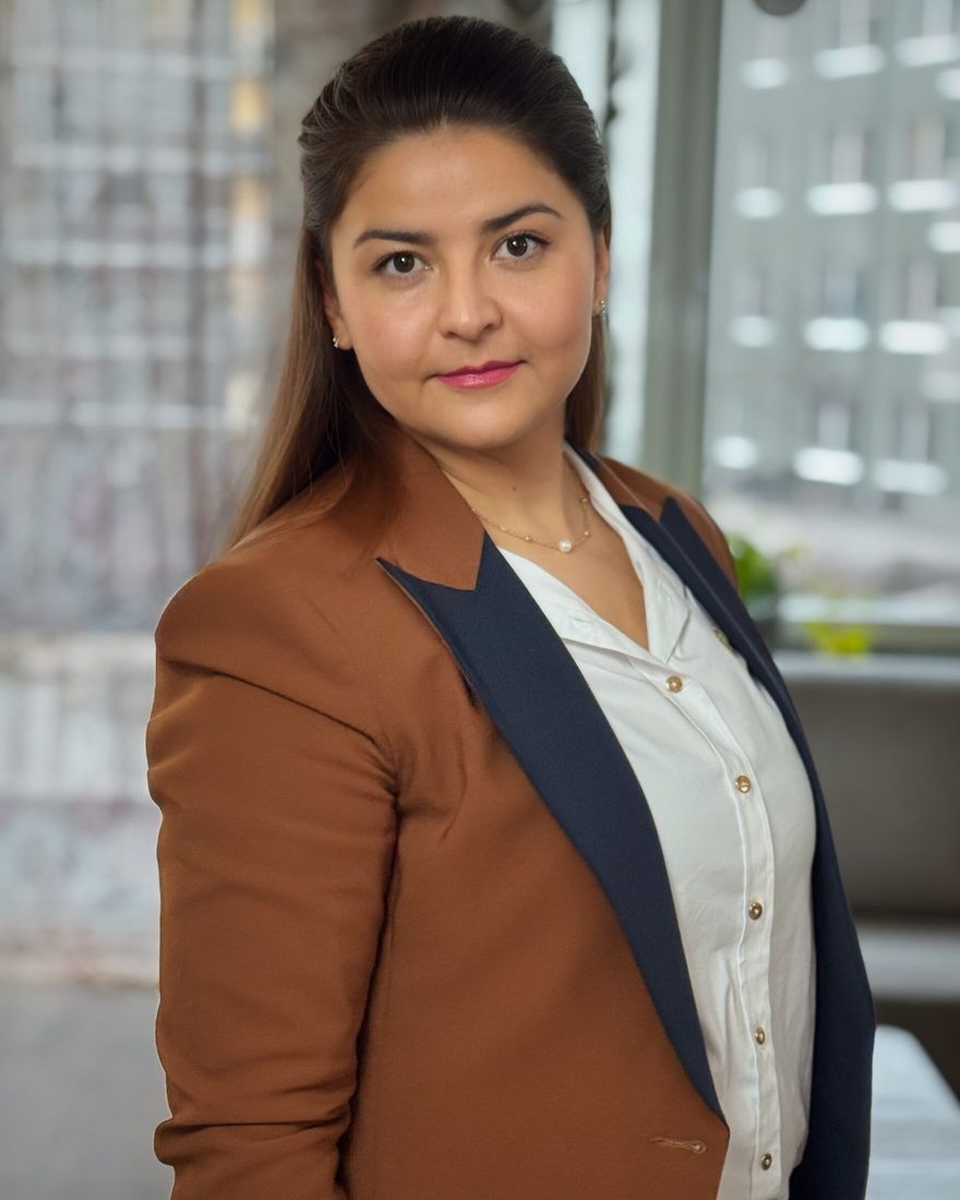 Porträtt av Maryam Jan Akbari.